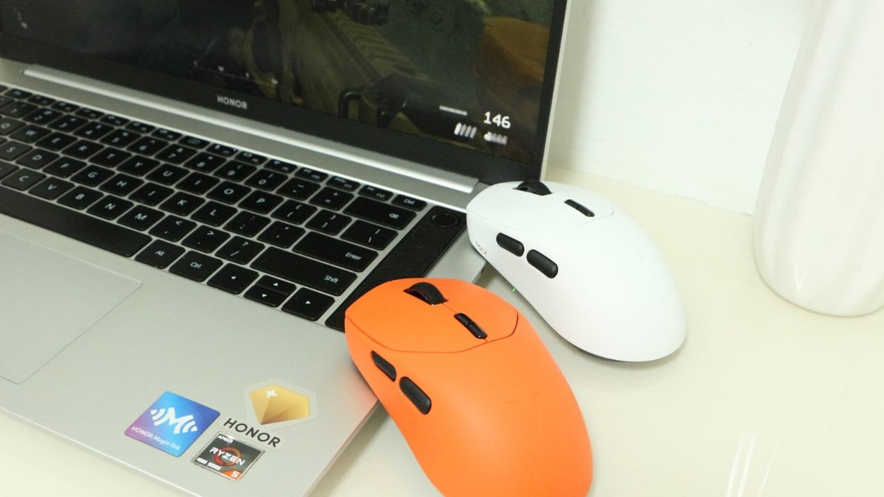 双8K回报率、狂暴电竞模式、120天不充电! 雷柏VT1系列无线电竞鼠标体验