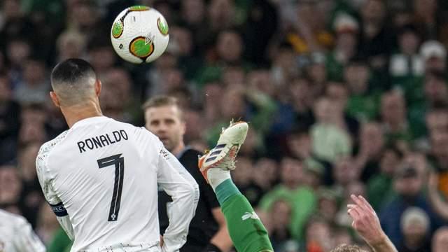 梅罗流量为王，夜回诺坎普，肘击被停赛，乱哄哄你方唱罢我登场！