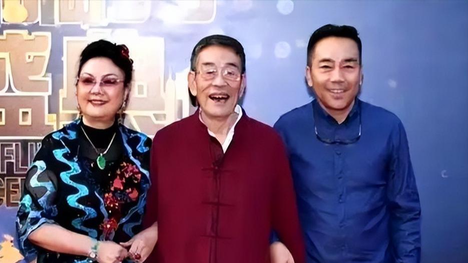 谁能想到，郭德纲一招借力打力，却被侯耀华托了底，杨议不容小觑