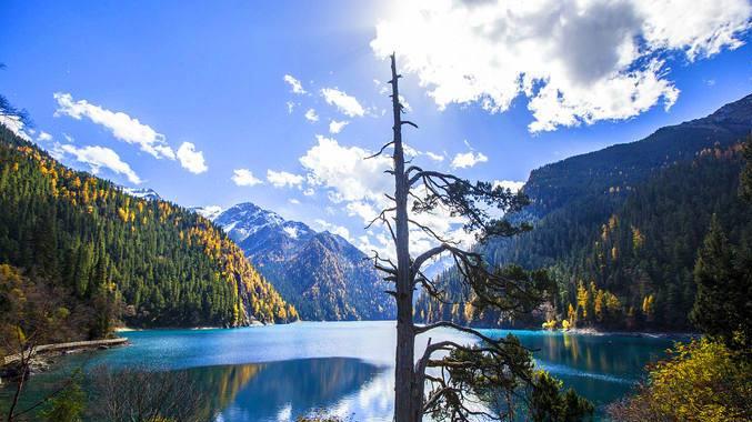 天府之国，魅力四川：共赏巴山蜀水