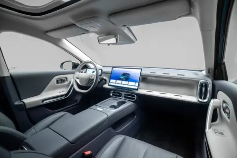 10万纯电轿车，销量、配置、口碑都过硬，零跑B01真香！