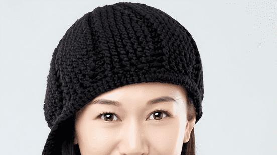 她被称为年代戏女王，饰演多个经典角色，如今45岁不红还未婚未育