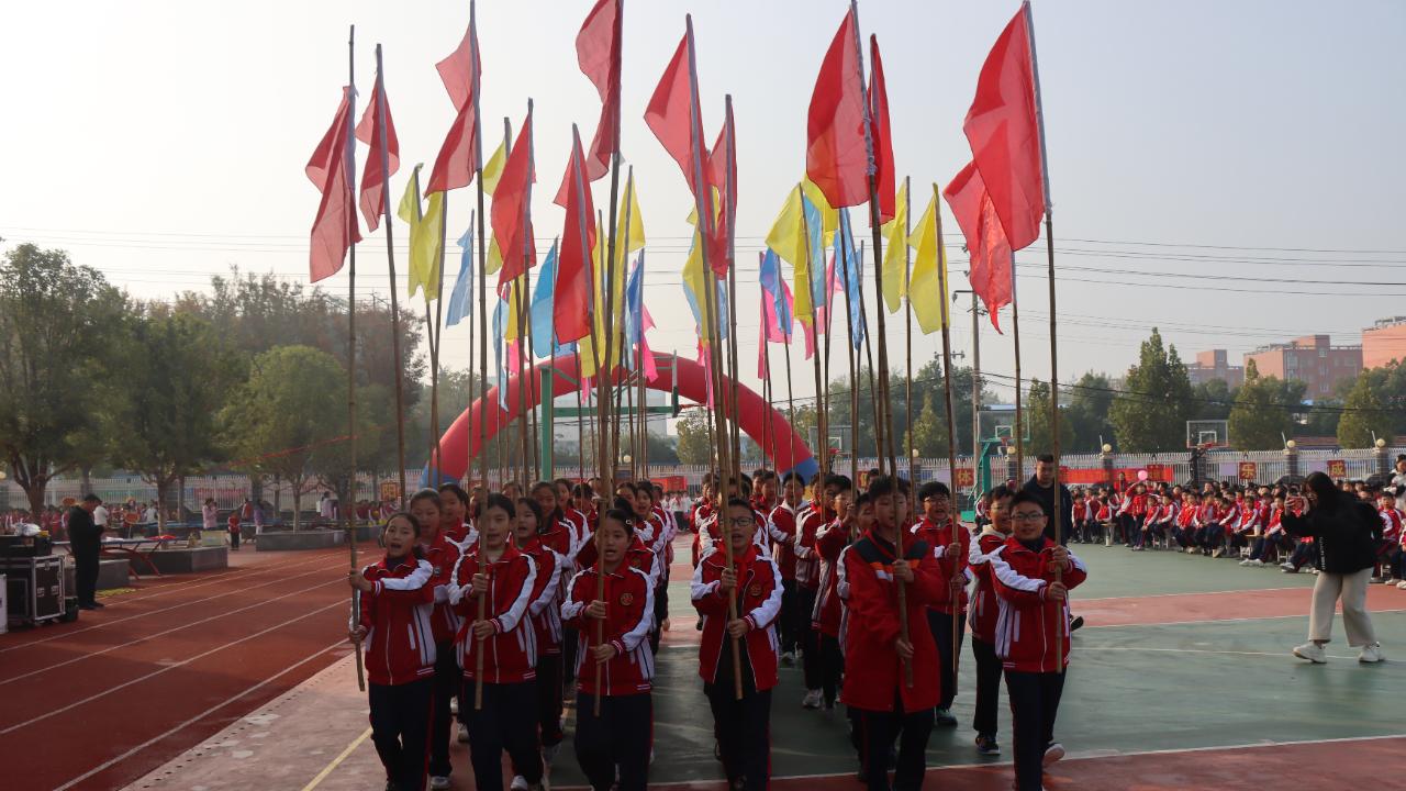 南阳市39小学田径运动会开幕式嗨翻全场