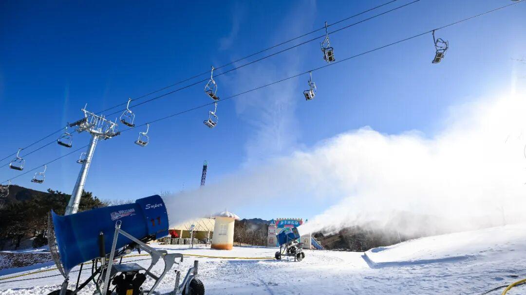 规模即将突破万亿元的中国冰雪经济，并不只有大东北的冰雪大世界