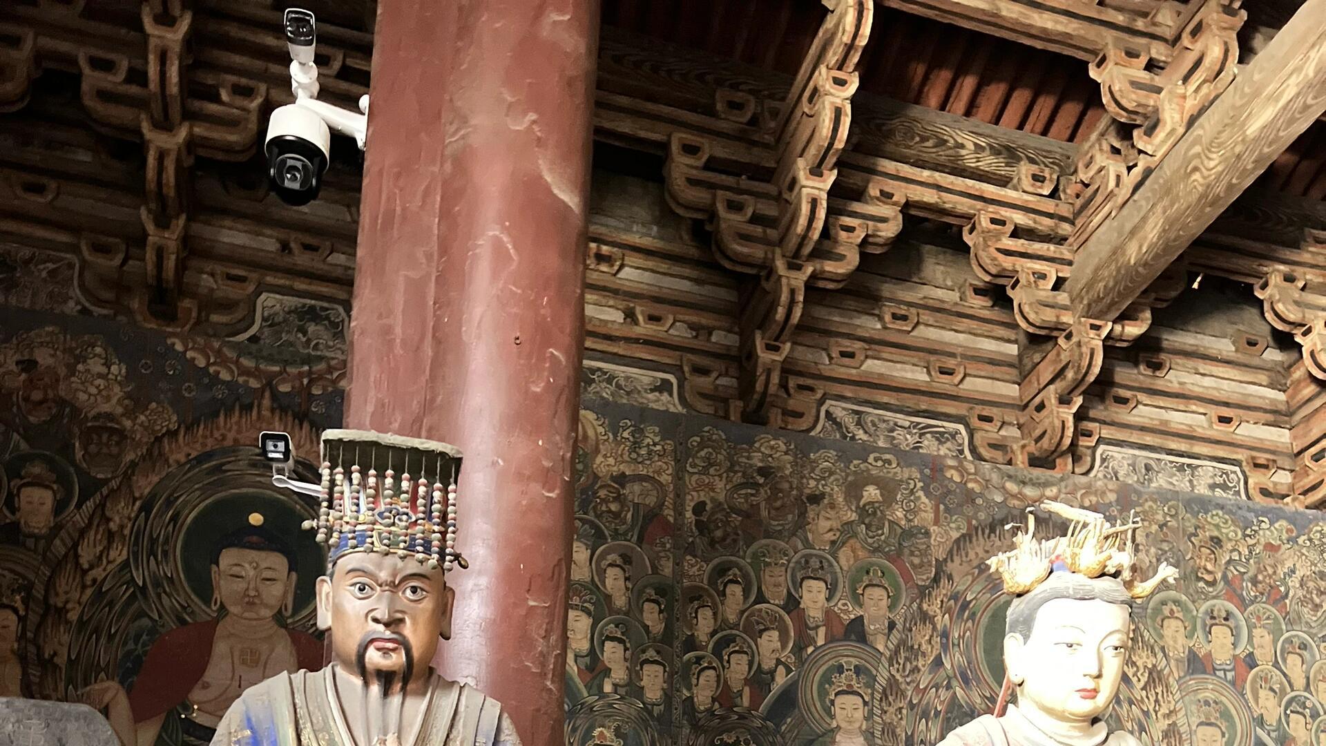 大同华严寺大雄宝殿，二十诸天彩塑的人间烟火与佛法威严