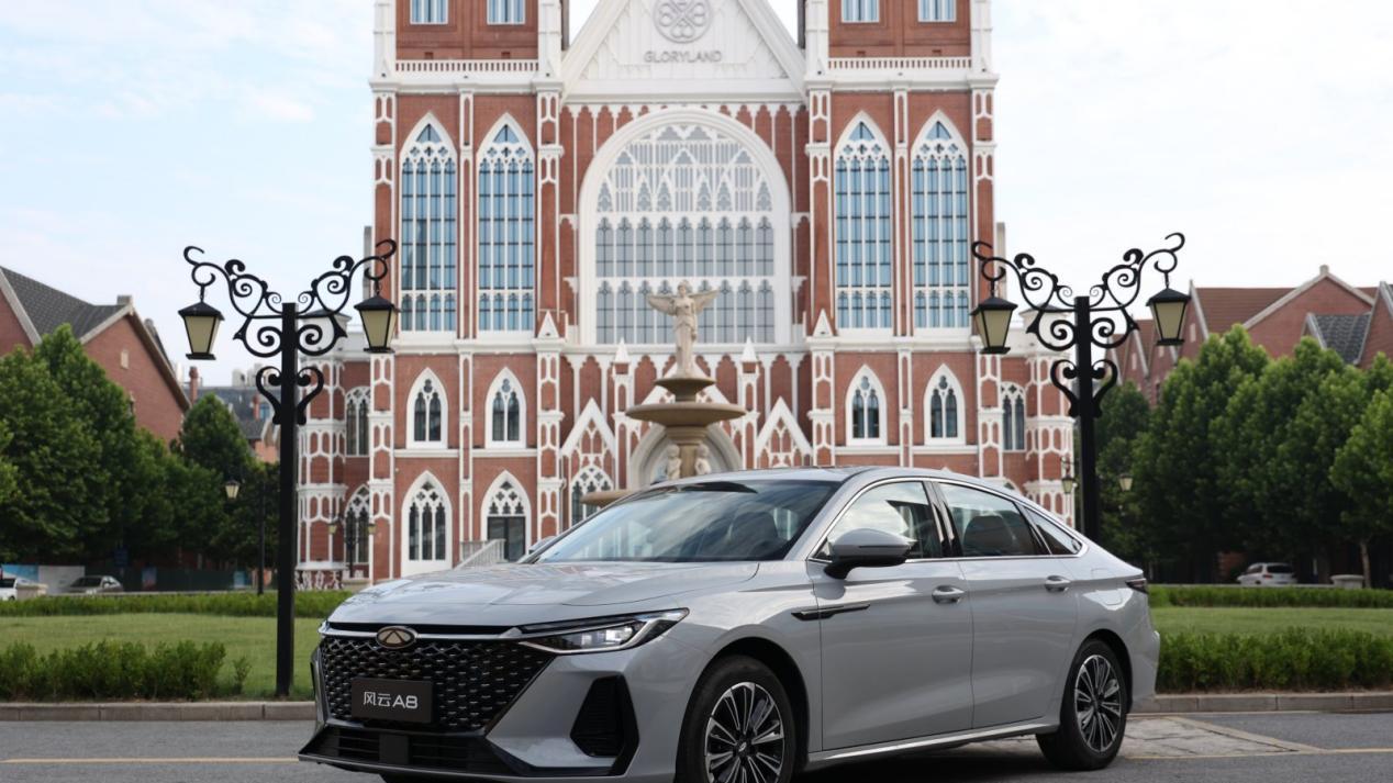 7万级最安心混动家轿！风云A8如何成为家庭出行“守护神”？