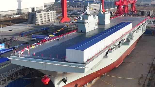 4万吨巨舰破浪前行，舰岛设计藏战机：076型双舰岛布局奥秘！