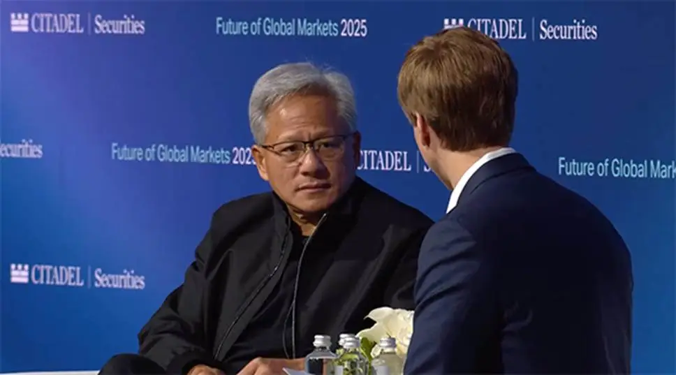 你以为“美国国王”是特朗普，其实是黄仁勋？