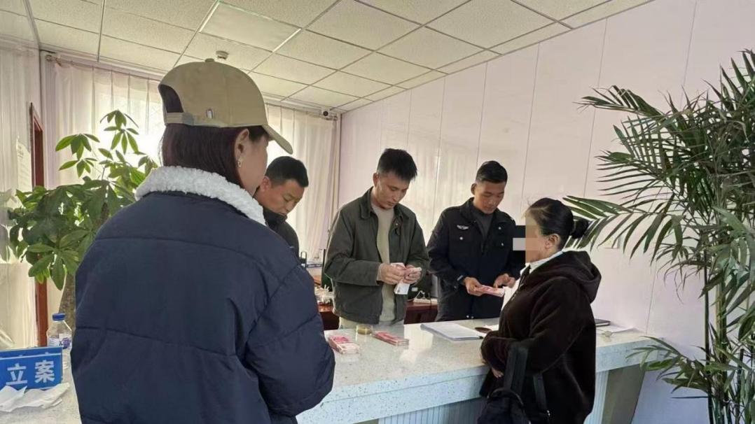 以案释法 | 温情调解离婚案 现场兑付暖民心