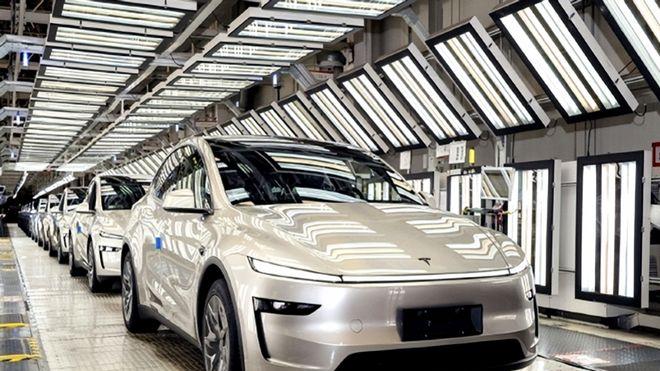 售价23.55万起，新增前置摄像头，续航可达830km，新款特斯拉Model 3还是来了！