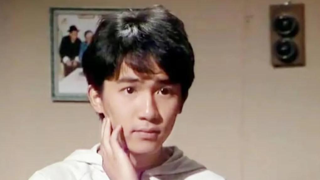 梁朝伟和初恋曾华倩以及师妹黎美娴的三角恋情是怎么回事？