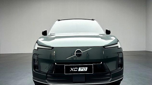 沃尔沃新车XC70首发，原生插混架构，自带200km纯电续航