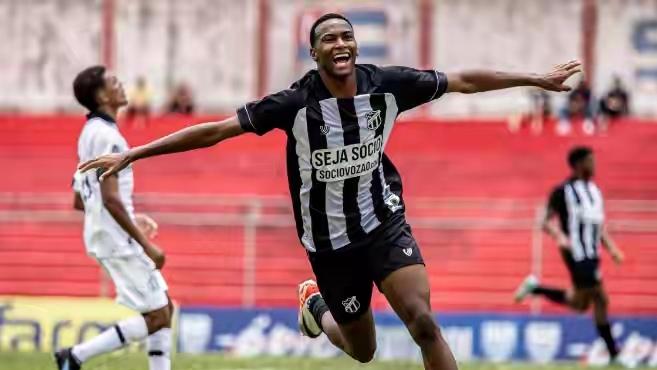 真的？曝中超球队将签巴西1米91前锋，5年后再归化