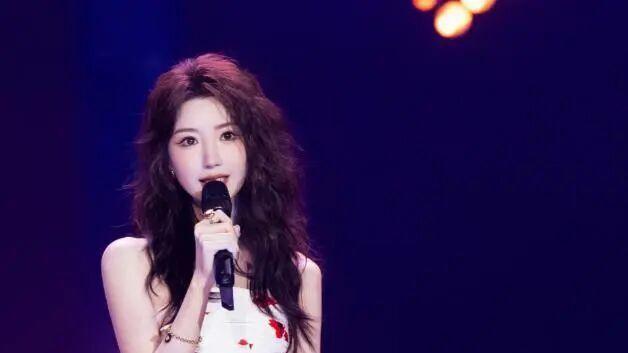 分手8年后，再次官宣喜讯的毛晓彤，是陈翔高攀不起的存在