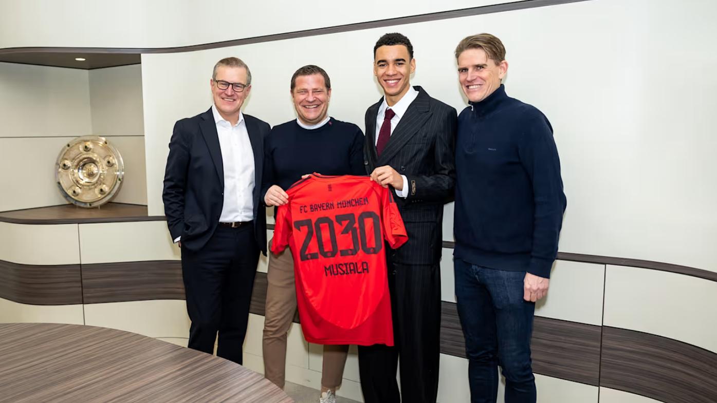 重磅！拜仁慕尼黑与21岁天才中场穆西亚拉续约至2030年，年薪2500万欧创纪录！