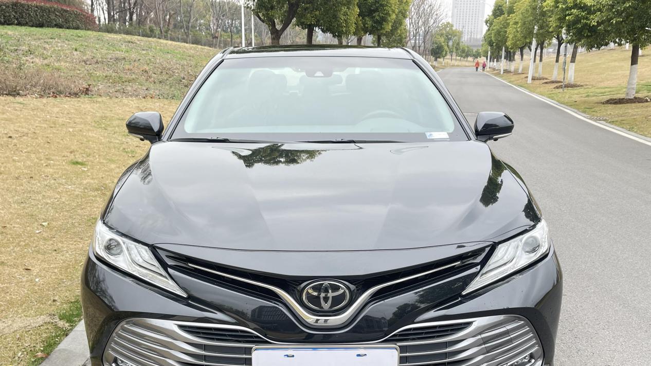 家用高性价比之选，2019款丰田凯美瑞2.0L豪华版，11.5万值吗？