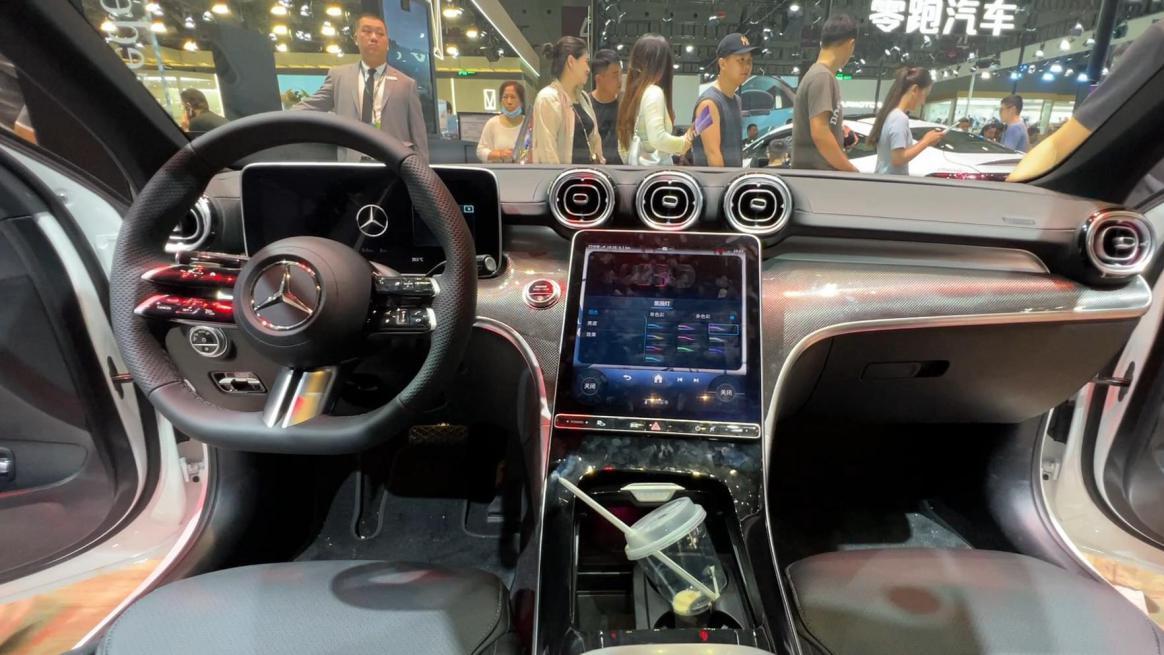 奔驰很有“眼力”，6款车5折走量，A级12万C级17万