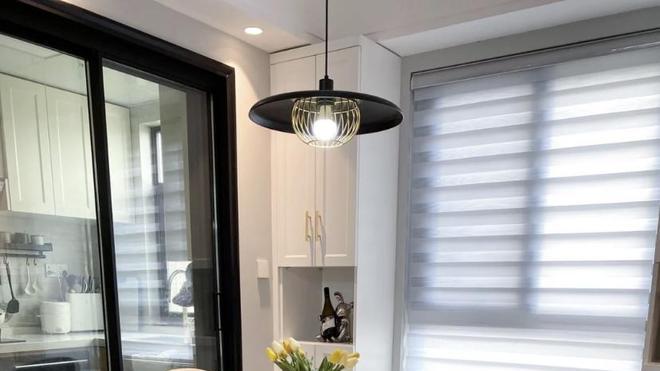 上海夫妇拒绝“过度装修”，把90㎡小家装得堪称教科书，太高级了