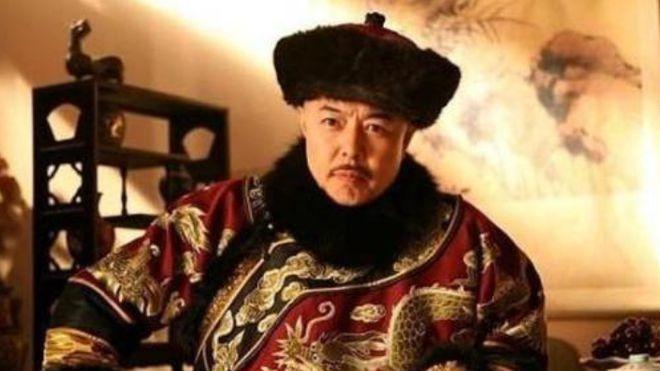 乾隆游玩时，与一瓜农相人相谈甚欢，为何后来却要侍卫将其杀掉