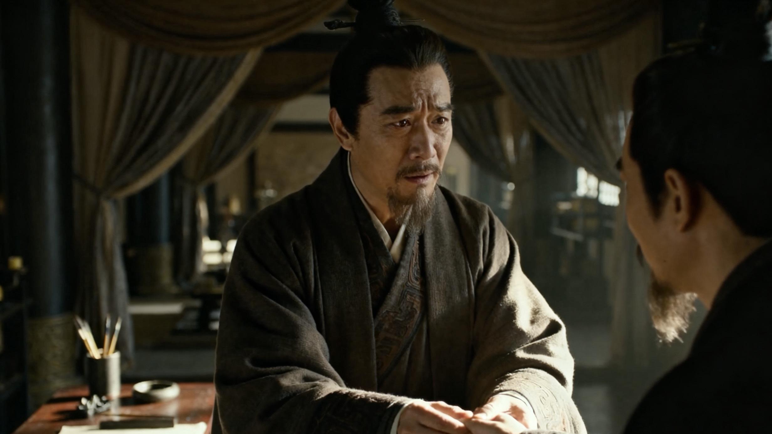 蚕室残烛照青史：那个被宫刑劈碎人生的人，如何烧出华夏第一史书？