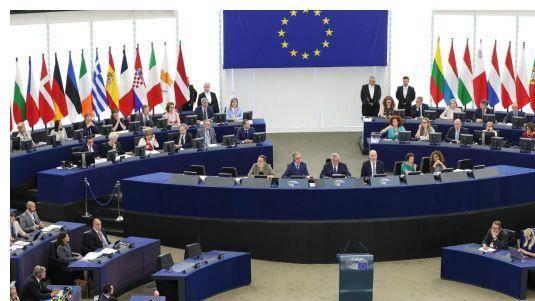 立陶宛反华致经济受损，中企淡定应对显实力