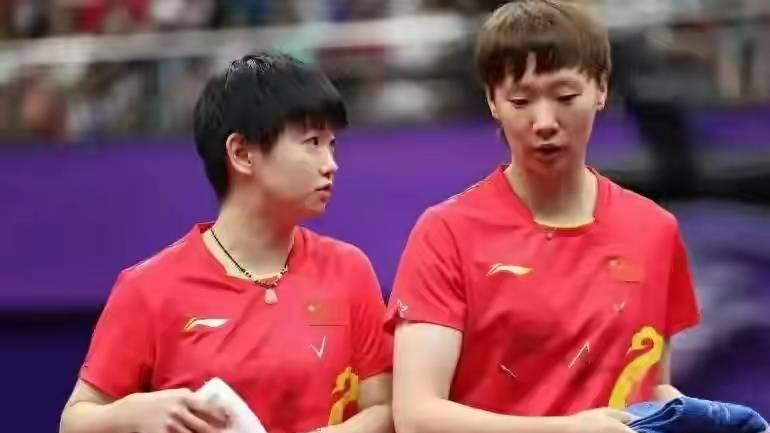 孙颖莎世锦赛女单2金！陈梦奥运会卫冕女单2金！谁的成就高呢？