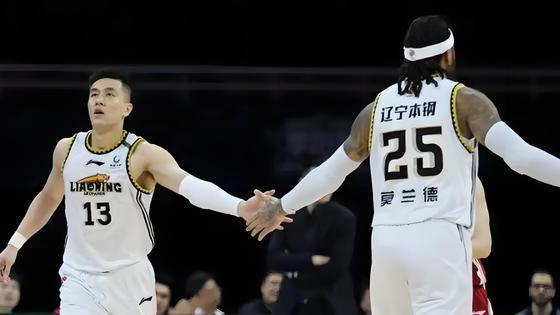 灵魂拷问！辽宁大比分输给广东，官方遭球迷围攻，直指三大问题！