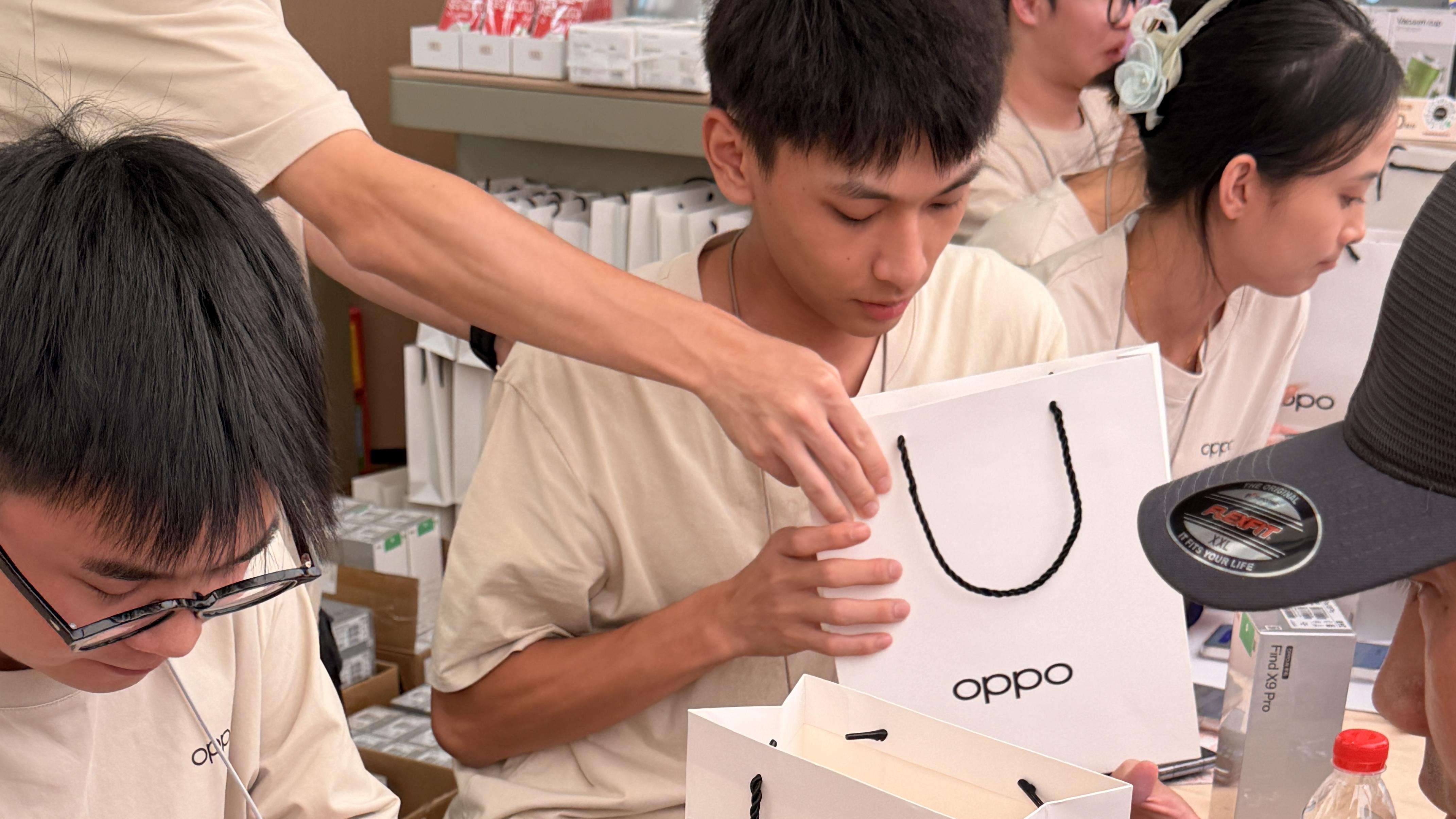 Pro超60%！OPPO Find X9系列开售即告罄，它凭什么成现象级爆款？