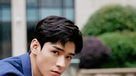 成毅新剧 8.5 分登顶！龚俊《暗河传》4.5 分引吐槽