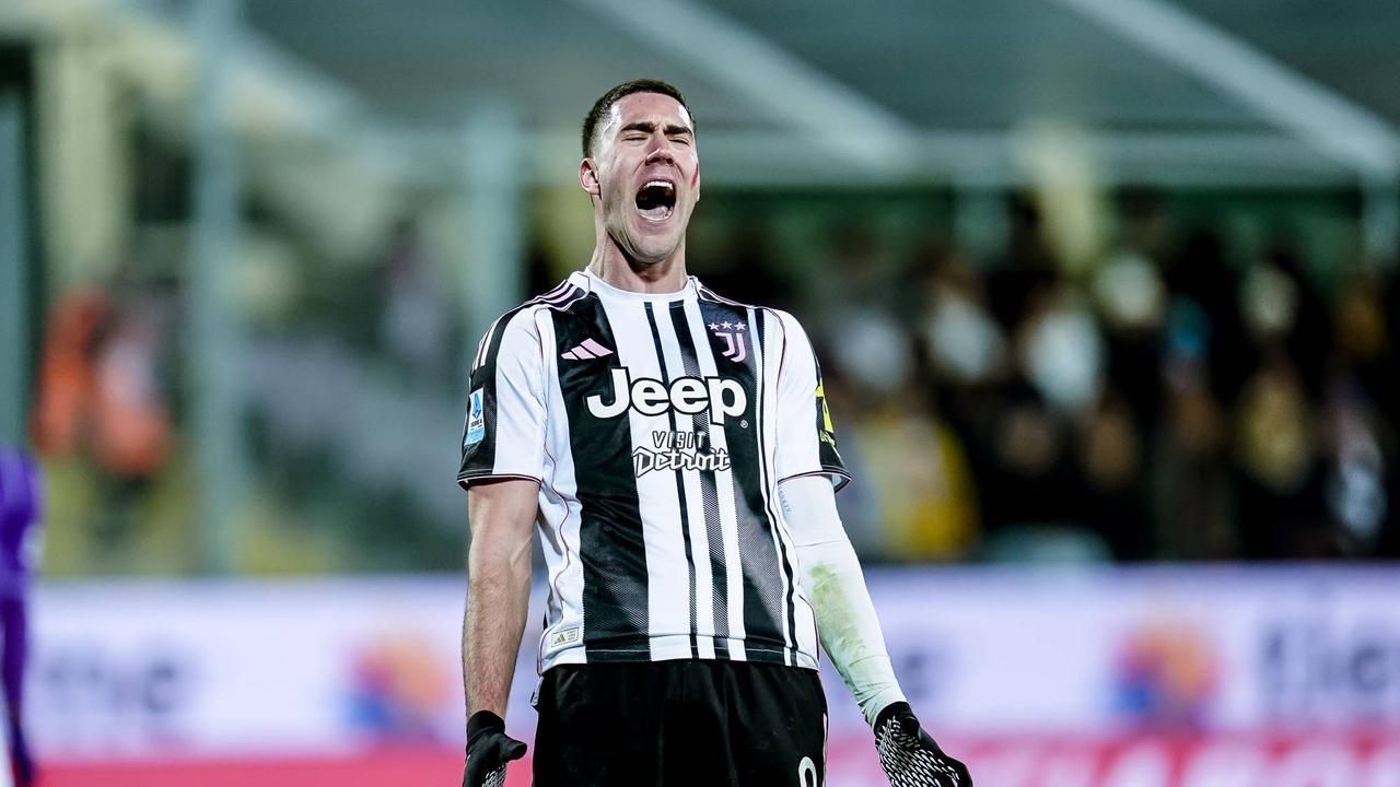 尤文图斯1比1战平佛罗伦萨，靠老将爆发，斯帕莱蒂意甲四场比赛一胜三平，与榜首分差越拉越大，欧冠名额岌