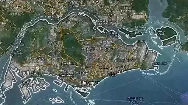 香港条件比新加坡好，香港经济总量比新加坡少？