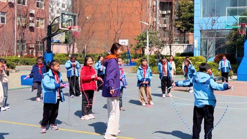 24名体育支教志愿者受邀赴荆门掇刀“天元鼎”感受温度与激情