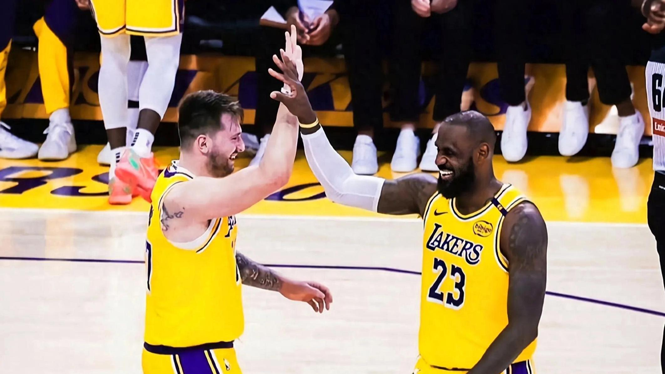 詹姆斯33+17+6带飞，湖人拿下森林狼，东契奇21+13也出力！