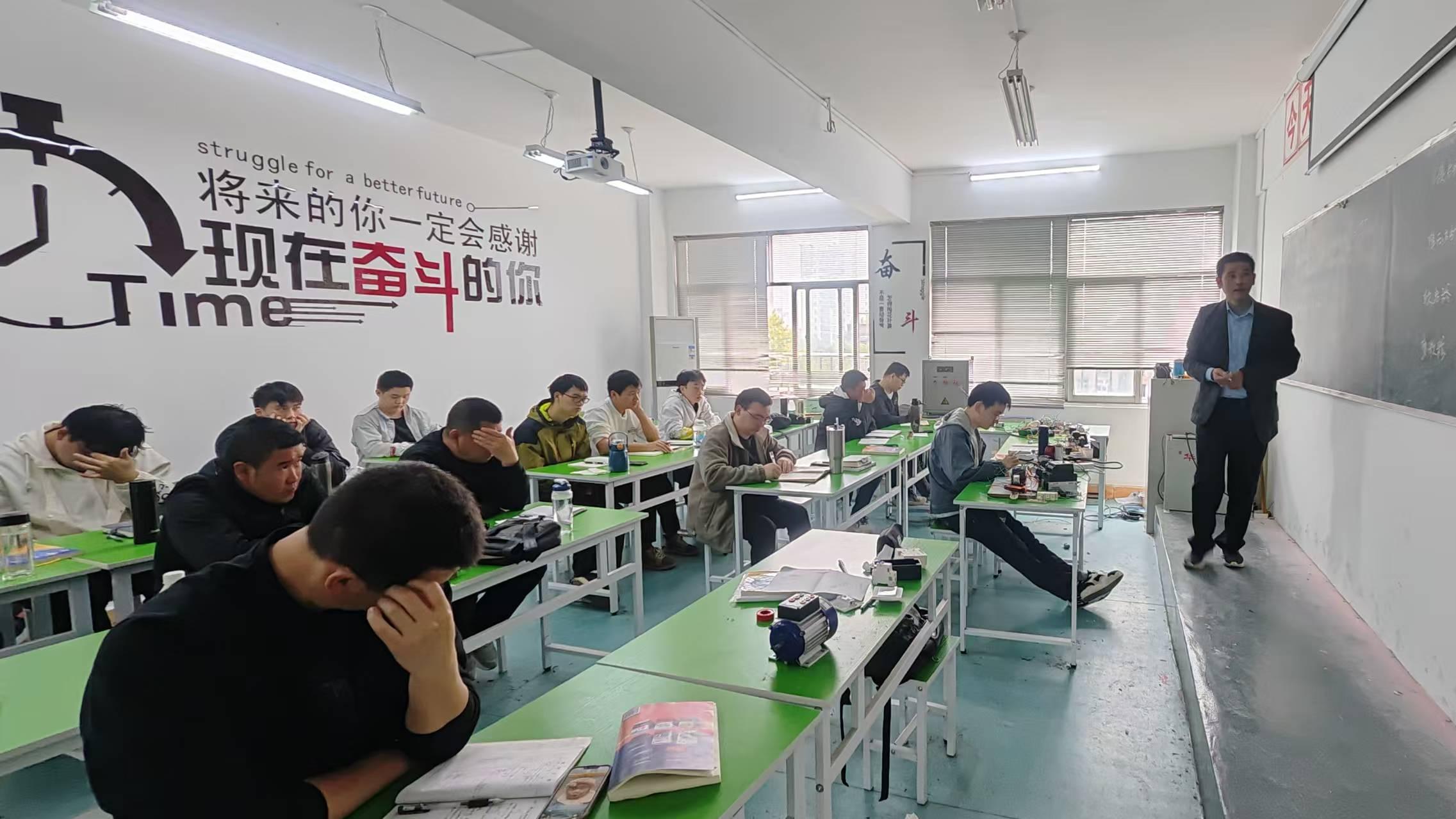 学员真实评价：2025武汉电气自动化PLC培训机构满意度调查