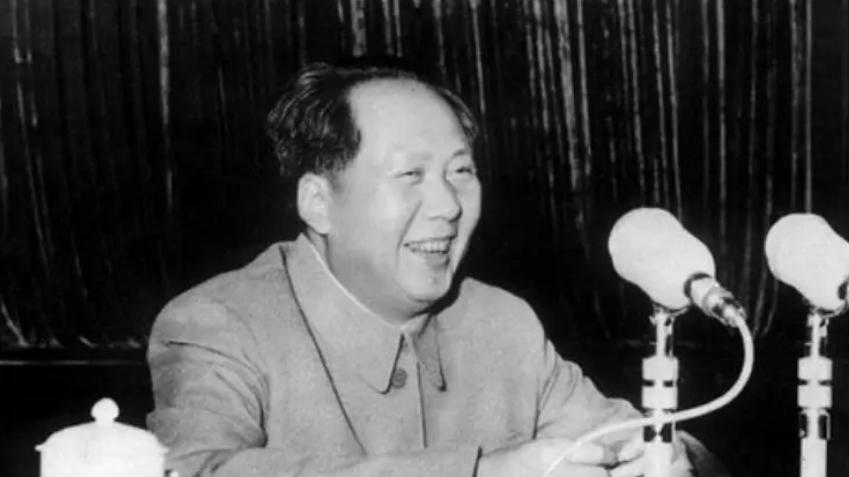1954年，毛主席得知郑洞国刚离婚，安慰道：你才51岁，还很年轻呀