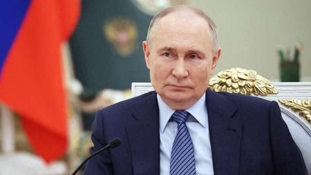 普京称要削减俄国防预算，并向特朗普示好，特高兴坏了，连夜回应