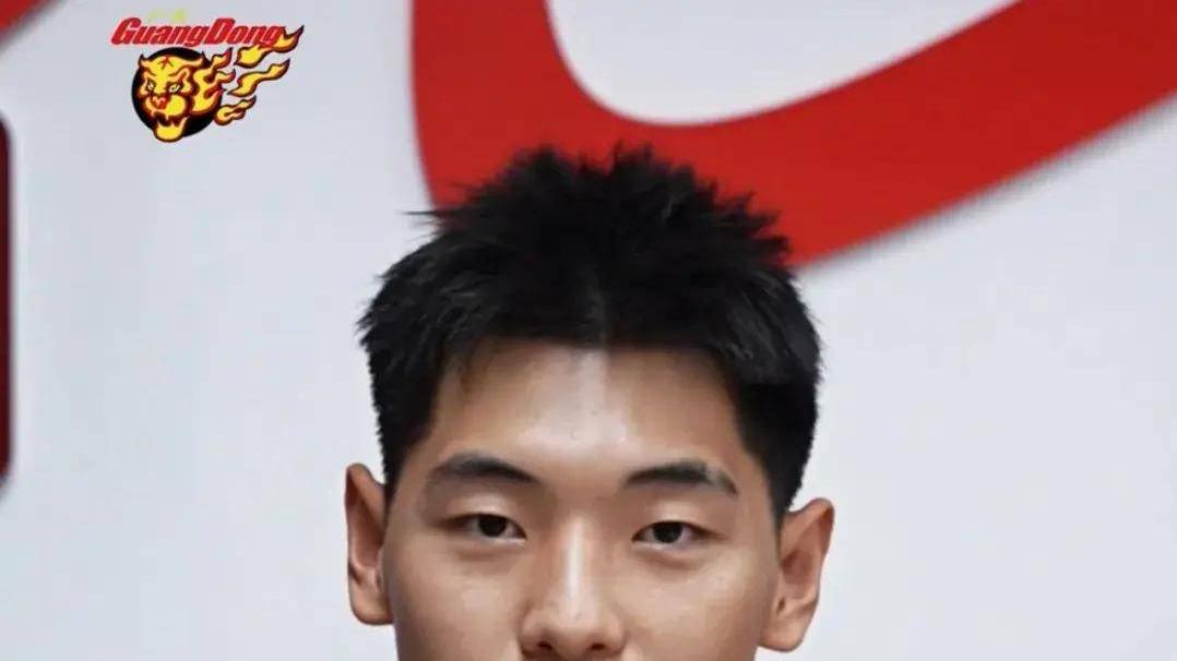 广东男篮最新动态 麦考尔伤势不乐观 崔永熙现状 杜锋敬酒全队备战