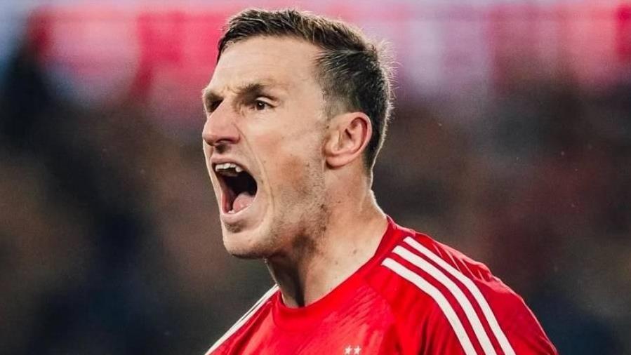 1-1！斯洛特神换人保1分，森林门将神了，努诺对阵利物浦1胜1平