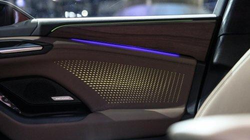 频繁变道不用慌，一汽奥迪A5L乾崑智驾®版全程护航