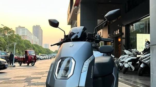 豪爵旗下电摩2200 DT即将上市：智能科技+全新领域，引领电摩新潮流！
