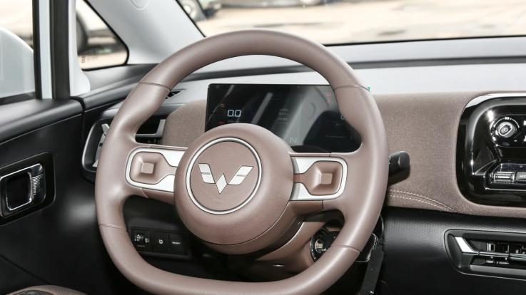 10万不到享七座MPV，尺寸比肩奥德赛，满状态能跑1100km