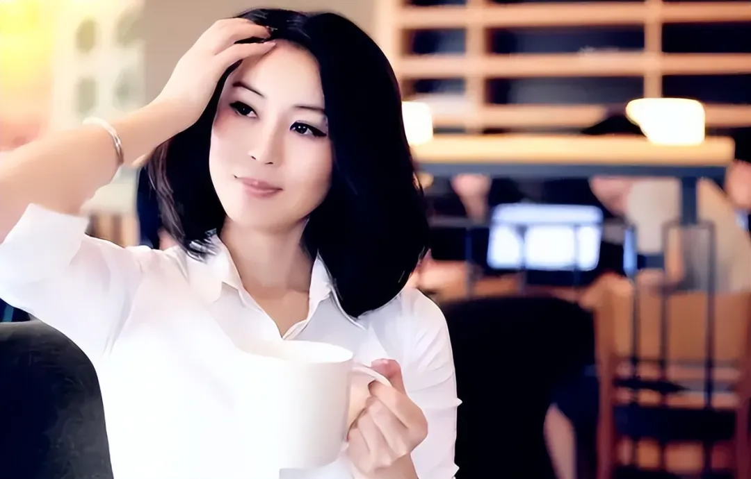 广东“美女主持”李泳：做贪官情妇被判3年，出狱后依然风光无限