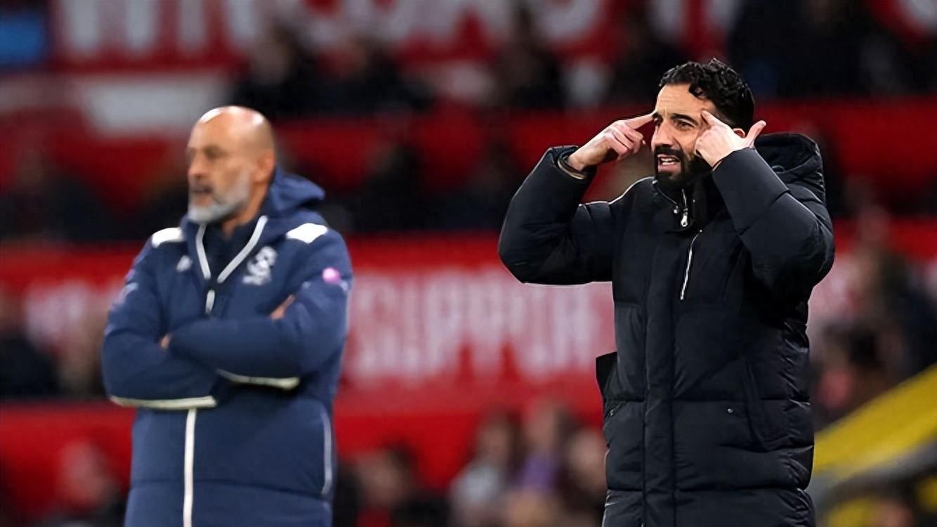 曼联主场痛失好局，阿莫林换人引发争议