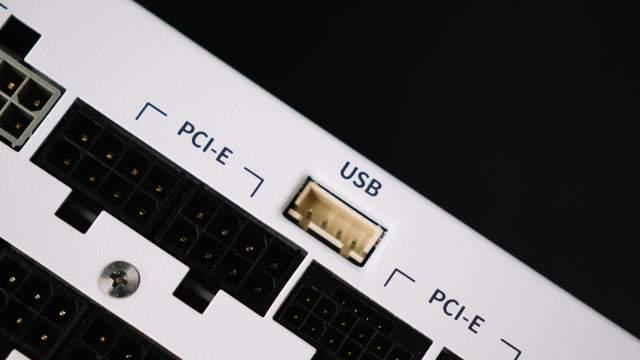 鑫谷KE-1300P冰山版：国风美学融进高规电源