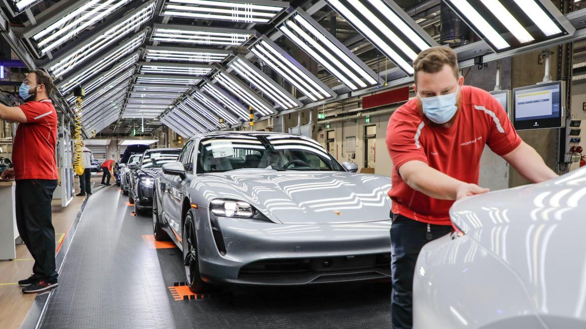 电动车发展不如预期+中国销量骤减，保时捷裁员1900人！