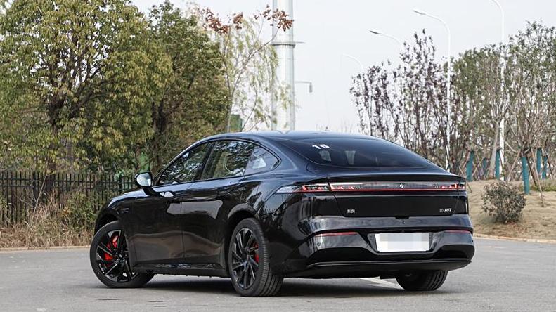 又一款新中大型车上市！配置拉满，续航1200公里，香不香？