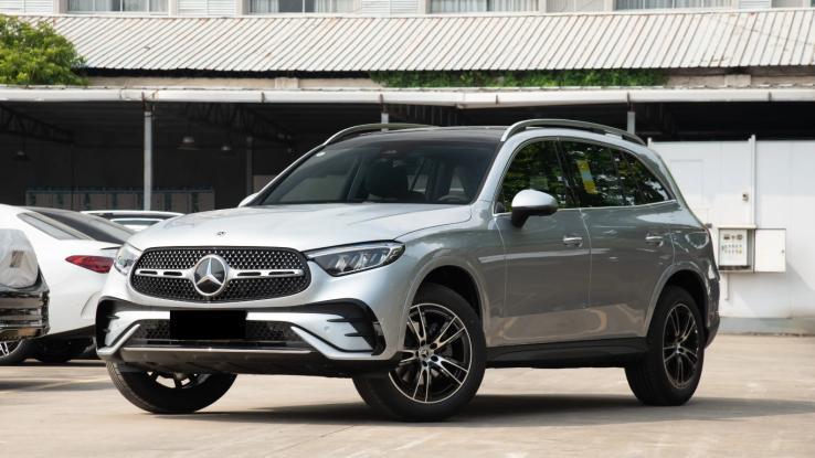 月销又过万，奔驰GLC总能卖得好，多款车型在售，家用如何选