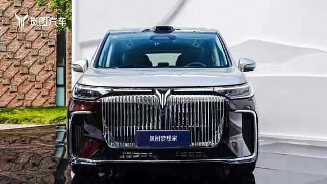 岚图“三旗舰”重磅亮相设计师私享会 引多国驻华大使夫人集体围观