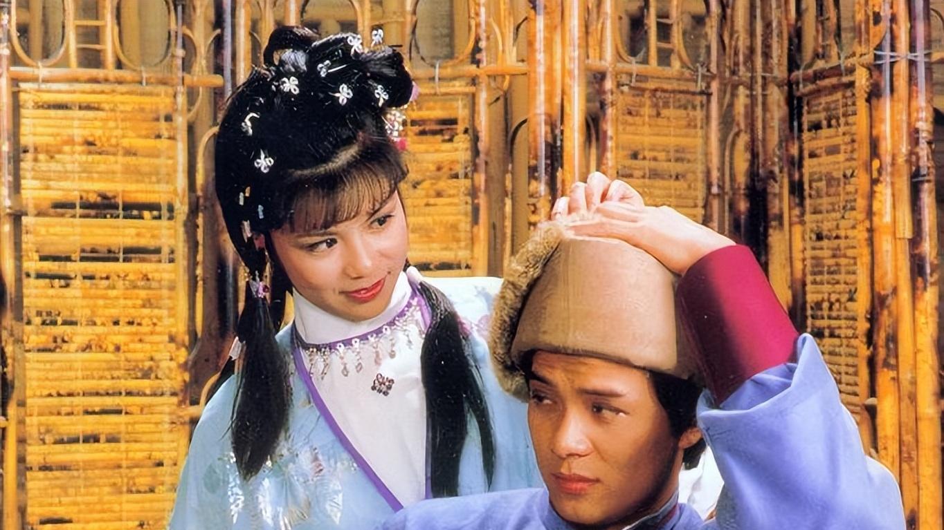 83版《射雕英雄传》：郭靖黄蓉幕后秀恩爱瞬间，比剧里还甜蜜