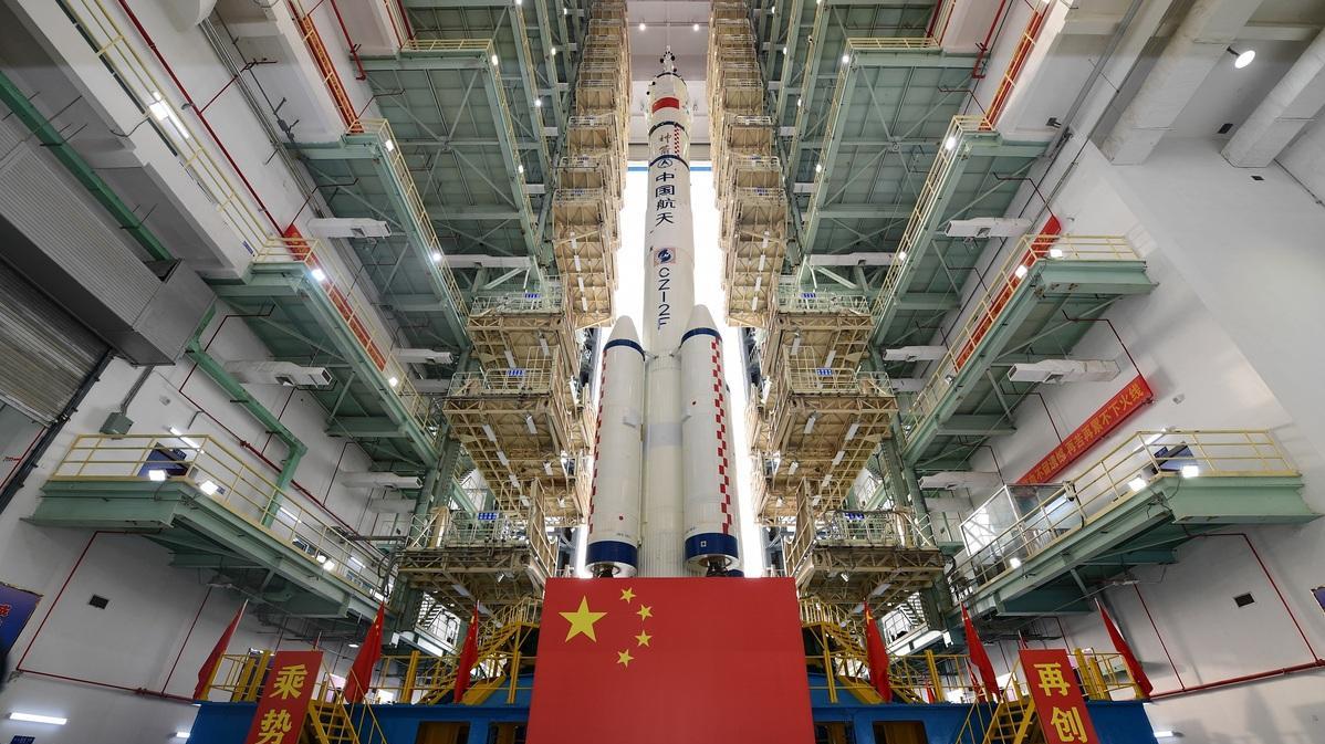 70分钟1.5公里的极致守护：神舟二十一号转运背后的中国航天密码